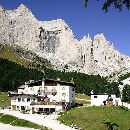 Rifugio Gardeccia Huette Pozza di Fassa Exterior foto