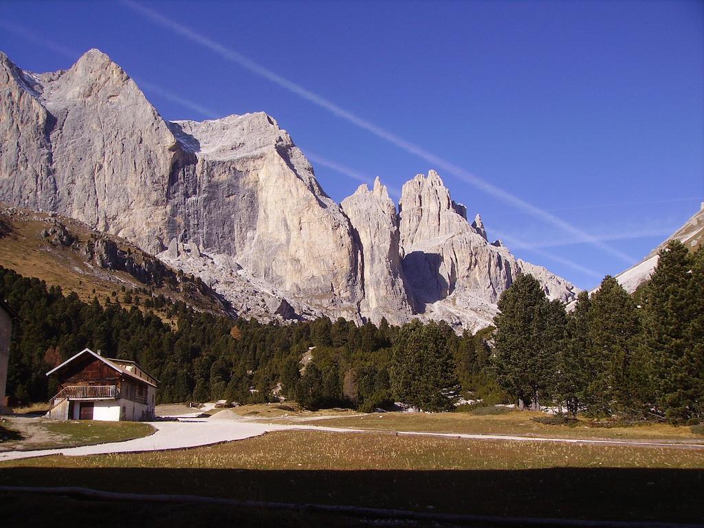 Rifugio Gardeccia Huette Pozza di Fassa Exterior foto