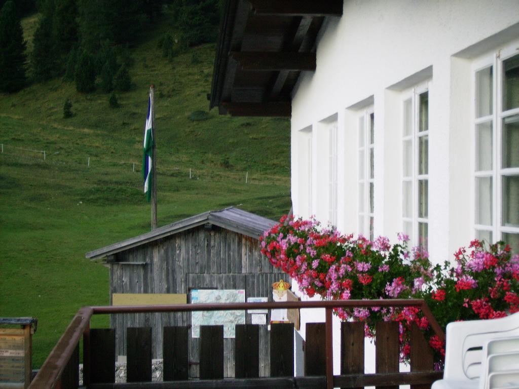 Rifugio Gardeccia Huette Pozza di Fassa Exterior foto
