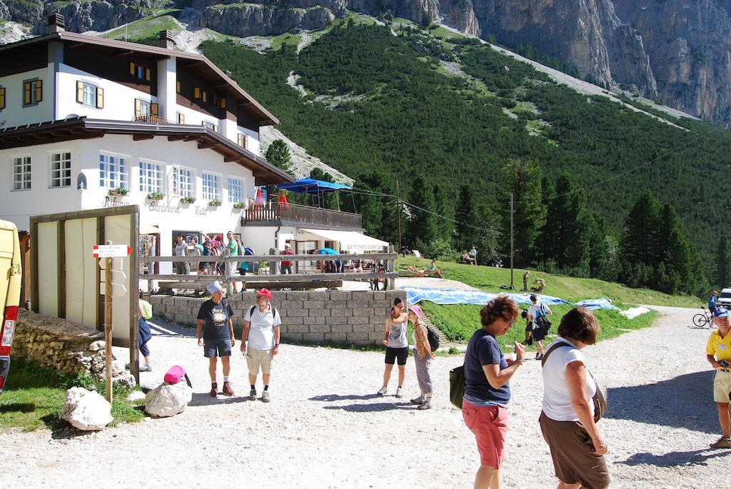 Rifugio Gardeccia Huette Pozza di Fassa Exterior foto